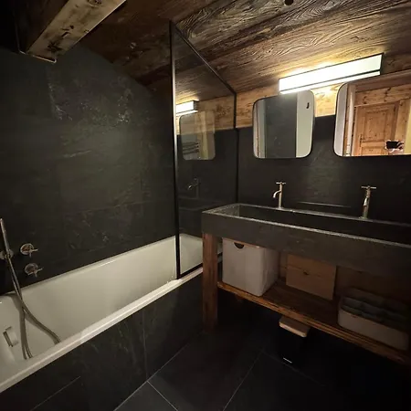 Duplex Aux Pieds Des Pistes A Rochebrune アパート *